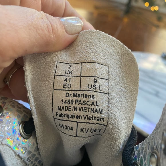 Doc Dr Martens 1460 Pascal Boots METALLIC snake new size 9 - Picture 3 of 16